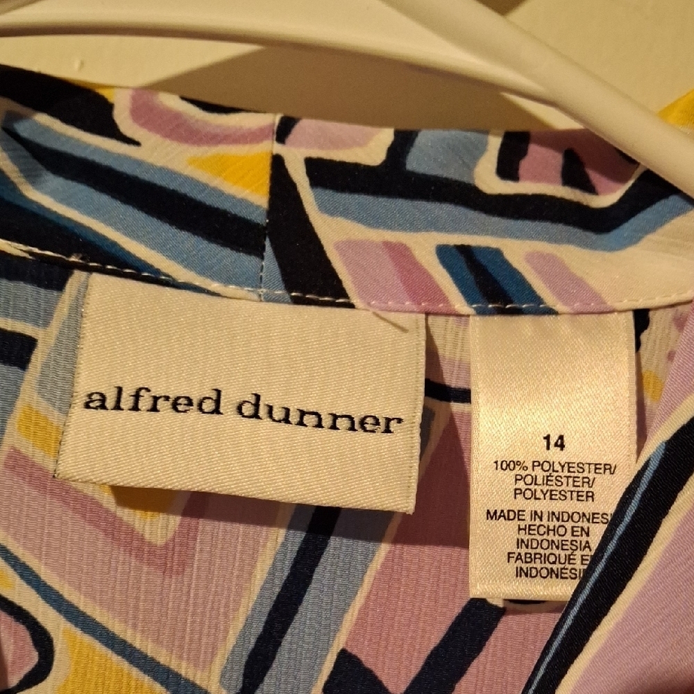 Alfred Dunner Abstract Pattern Blouse - Picture 2 of 4